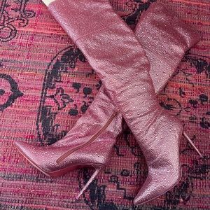 New without box Steve Madden pink rhinestone boot Vivianne